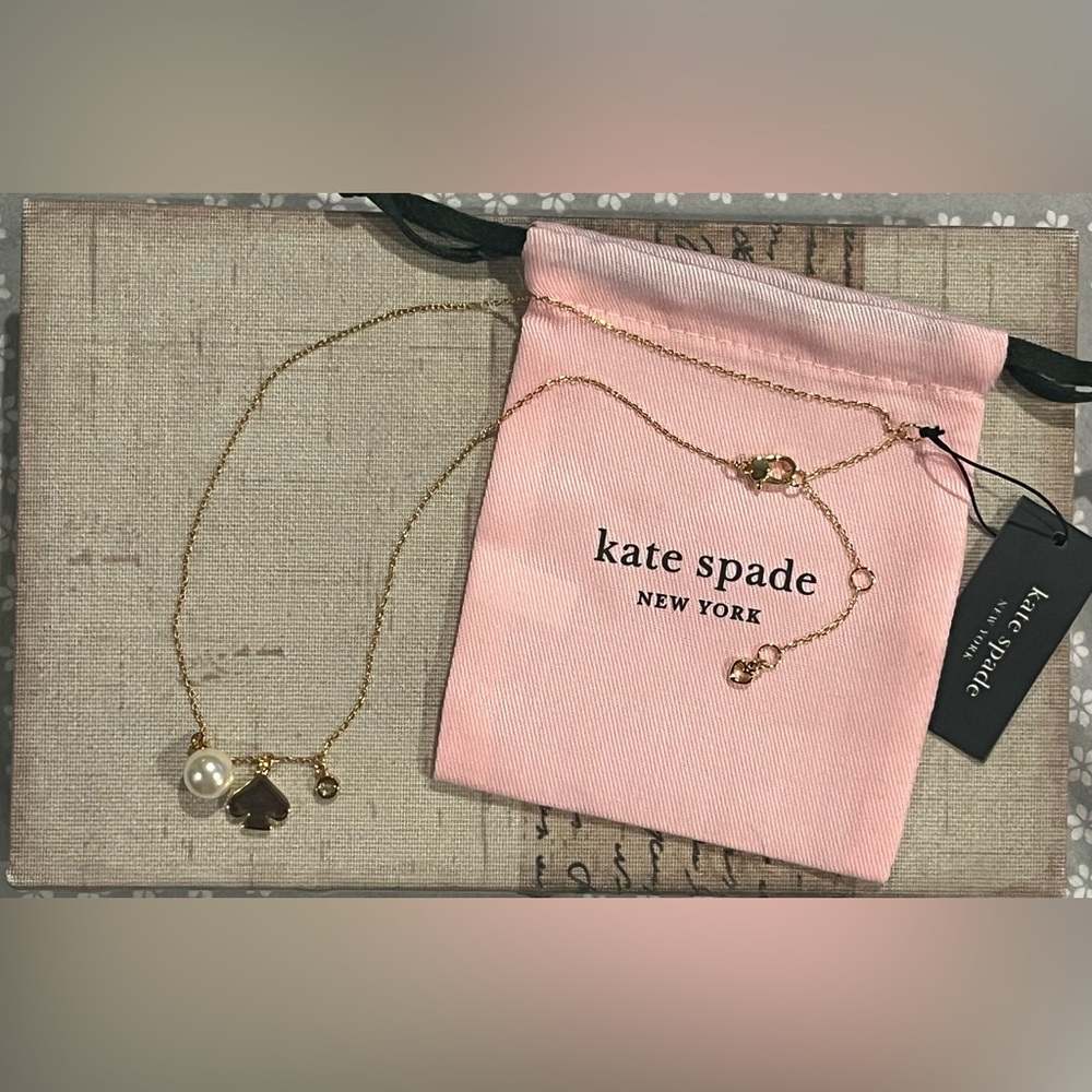 Kate Spade Gold Chain with Three Charms Pearl new with tag and dust bag